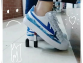 lolita鞋踩弟弟,弟弟的“踩鞋”行为引发兄妹间的趣味冲突